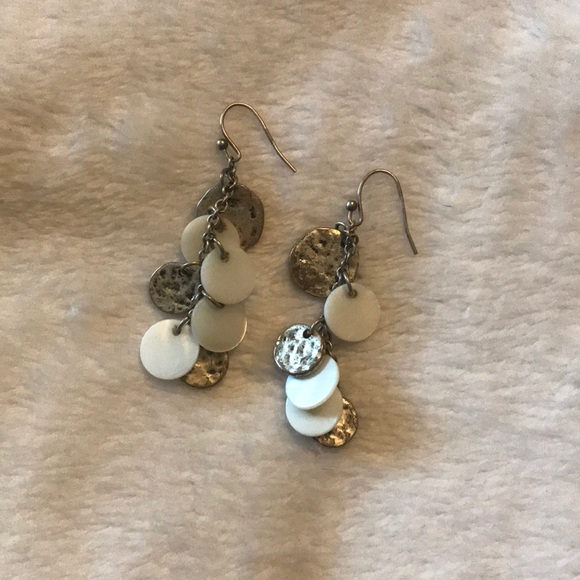 3/$10 AEO white and silver dangle earrings